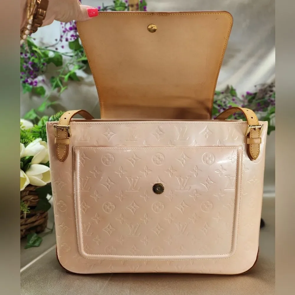 Louis Vuitton Vernis Petronia Street Marshmallow w/ Dust Bag & COA EUC
